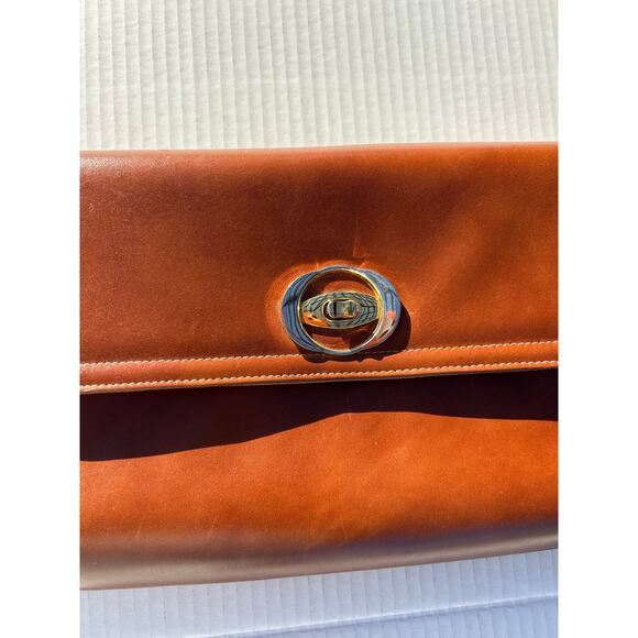 Crown Lewis Purses | Vintage Chestnut Brown Leather Shoulder Bag - Picture 4 of 17